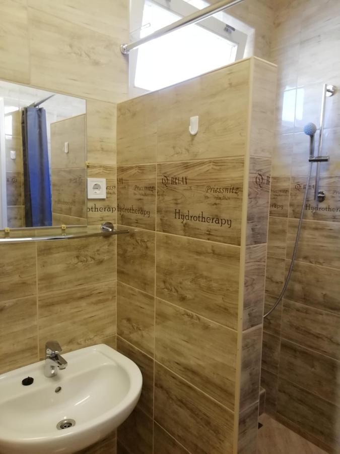 شقة Collingo Belvarosi Szallas كزينكبرسكا المظهر الخارجي الصورة