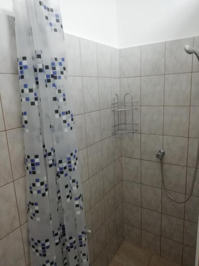 شقة Collingo Belvarosi Szallas كزينكبرسكا المظهر الخارجي الصورة